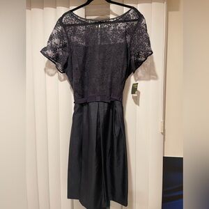 Stunning Taylor Navy Evening dress.NWT, Size 22W. Lined. Lace Top/Raw Silk skirt